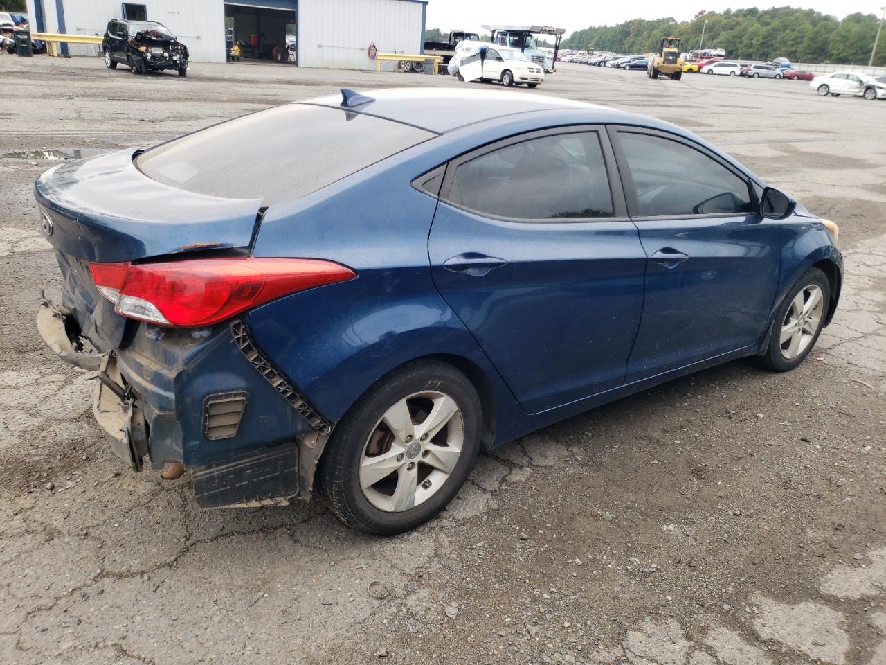 Image 3 of Hyundai Elantra Gls 2013 with VIN KMHDH4AE4DU951615