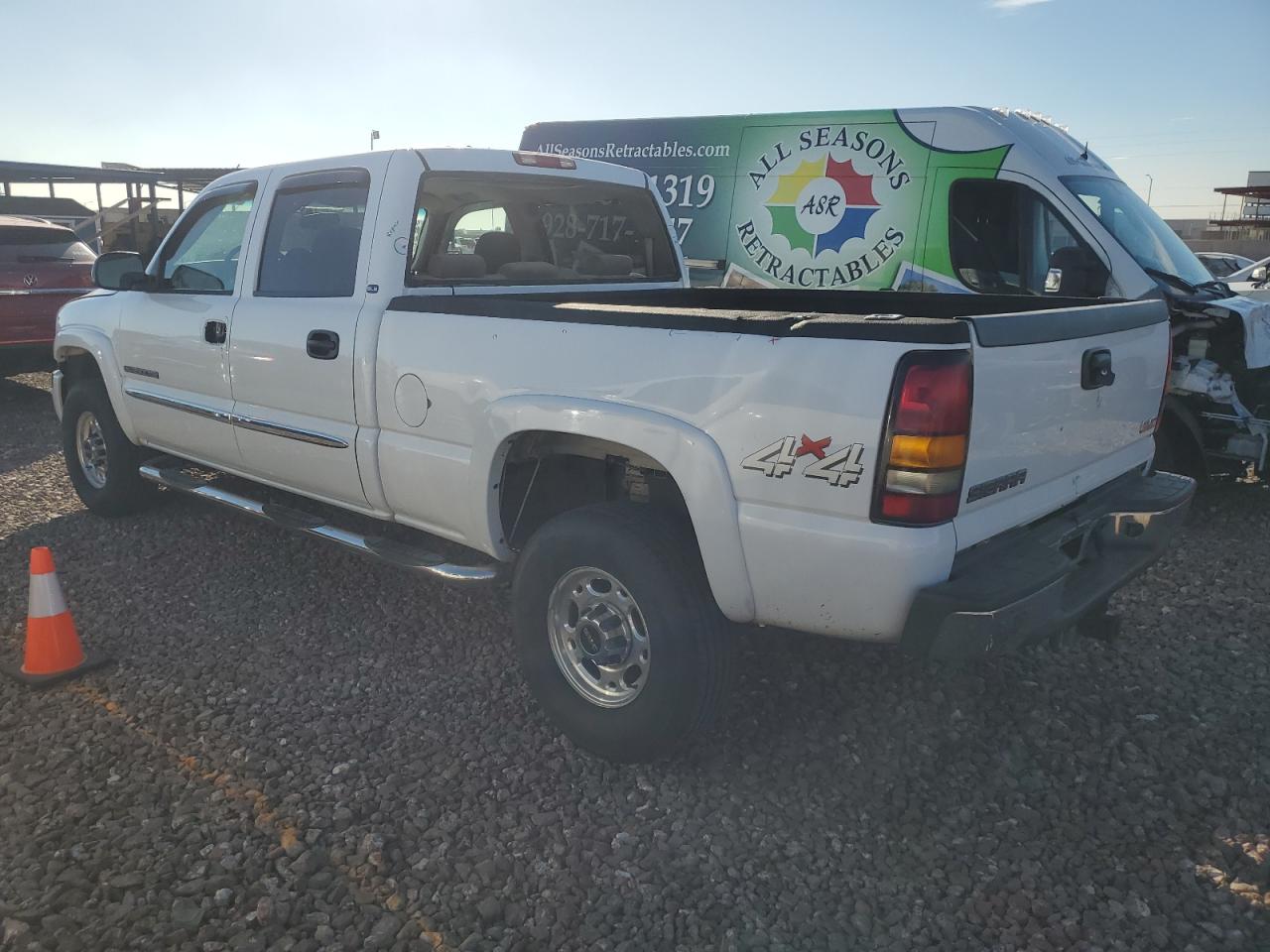 Image 2 of 2005 GMC SIERRA K2500 HEAVY DUTY 2005 with VIN 1GTHK23U65F801382