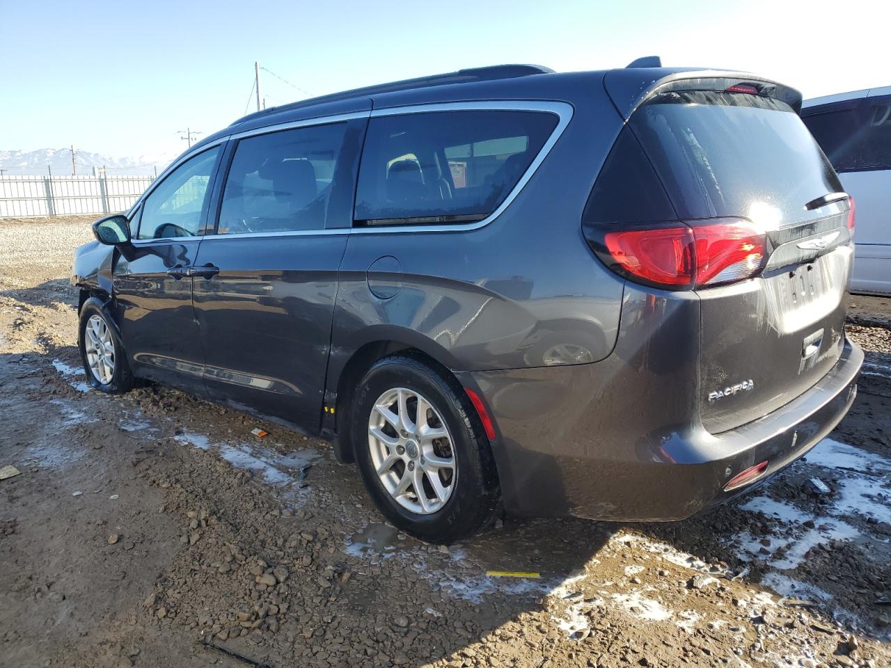 Image 2 of 2017 CHRYSLER PACIFICA TOURING 2017 with VIN 2C4RC1DG4HR658935