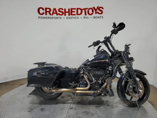 Image 1 of 2017 HARLEY-DAVIDSON FLHXS STREET GLIDE SPECIAL 2017 with VIN 1HD1KRC10HB636181