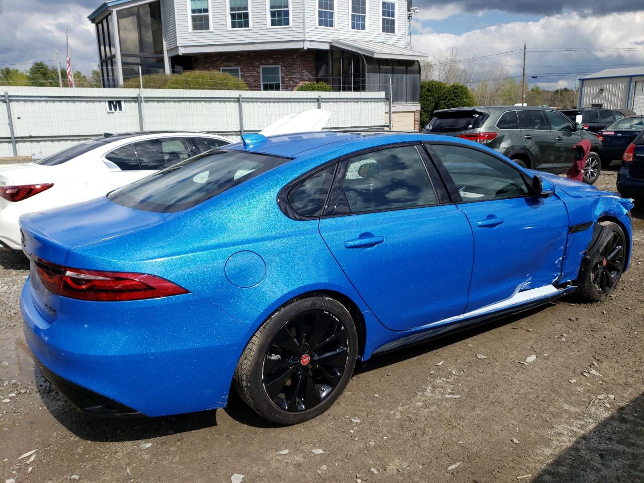 Image 3 of 2021 JAGUAR XF R-DYNAMIC SE 2021 with VIN SAJBL4GX4MCY88882
