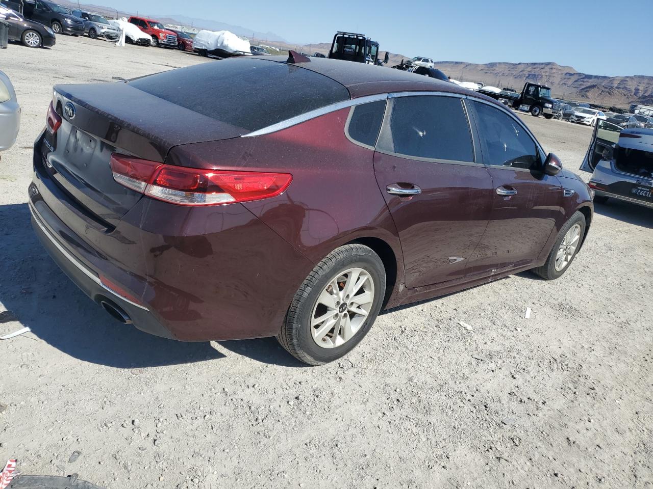 Obraz 3 z 2017 KIA OPTIMA LX 2017 z VIN 5XXGT4L32HG137258
