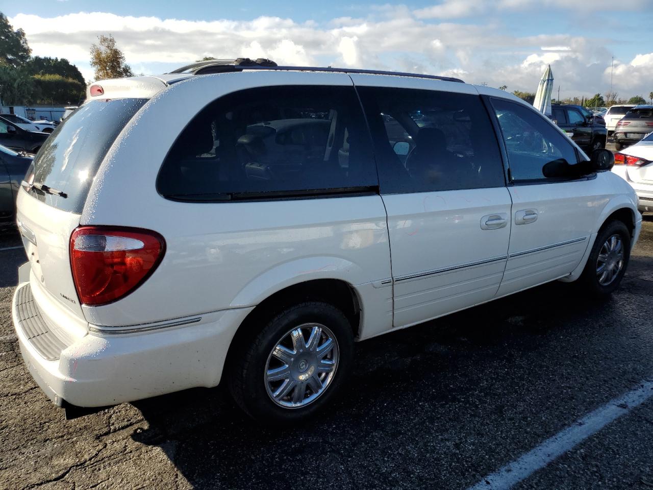 Image 3 of 2007 CHRYSLER TOWN & COUNTRY LIMITED 2007 with VIN 2A8GP64L07R325676