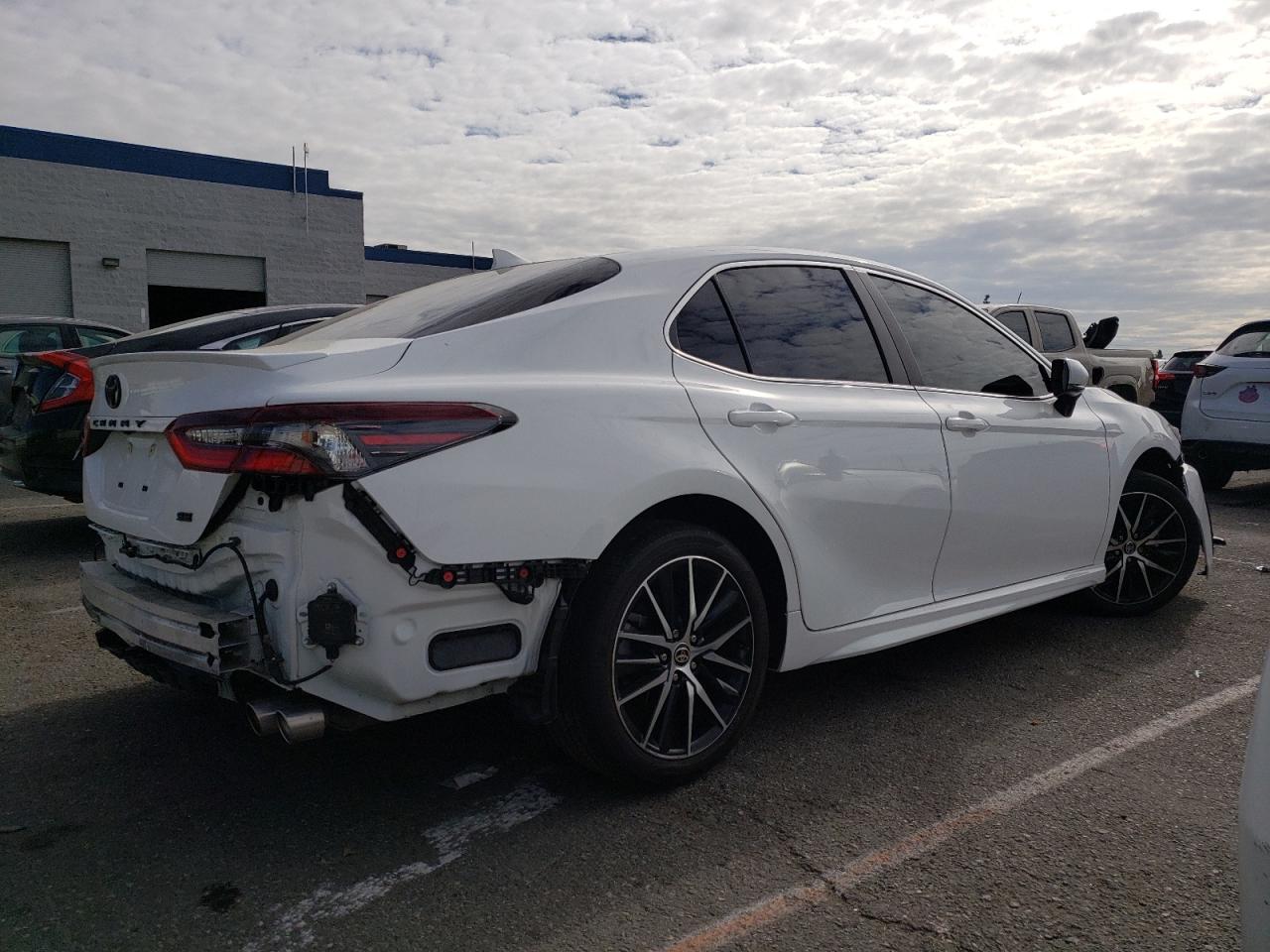 Изображение 3 2023 TOYOTA CAMRY SE NIGHT SHADE 2023 с VIN 4T1T11AK7PU746296