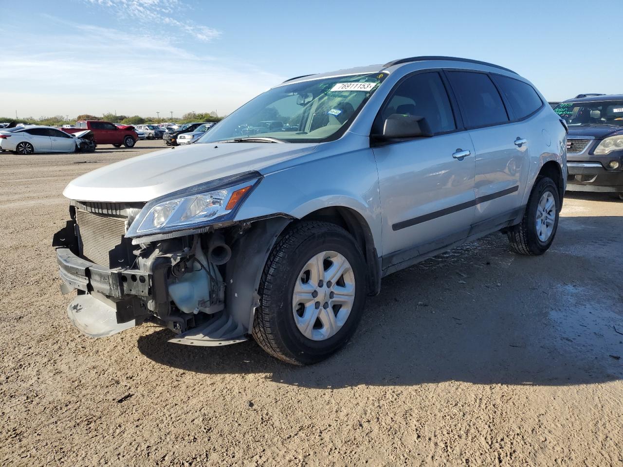 Obraz 1 z 2017 CHEVROLET TRAVERSE LS 2017 z VIN 1GNKRFED9HJ324610