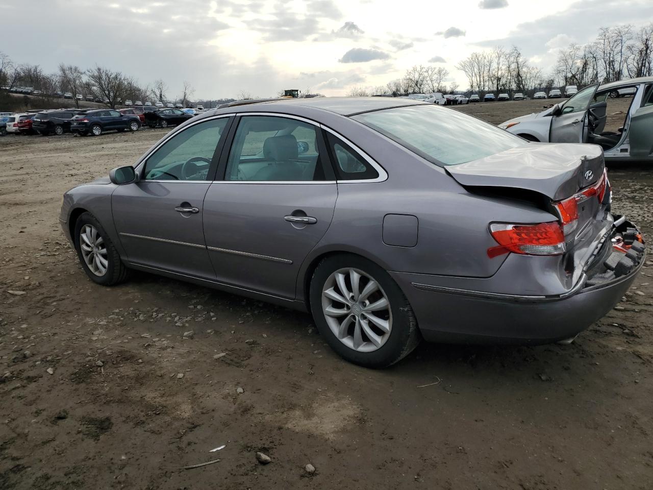 Image 2 of 2006 HYUNDAI AZERA SE 2006 with VIN KMHFC46F46A081491