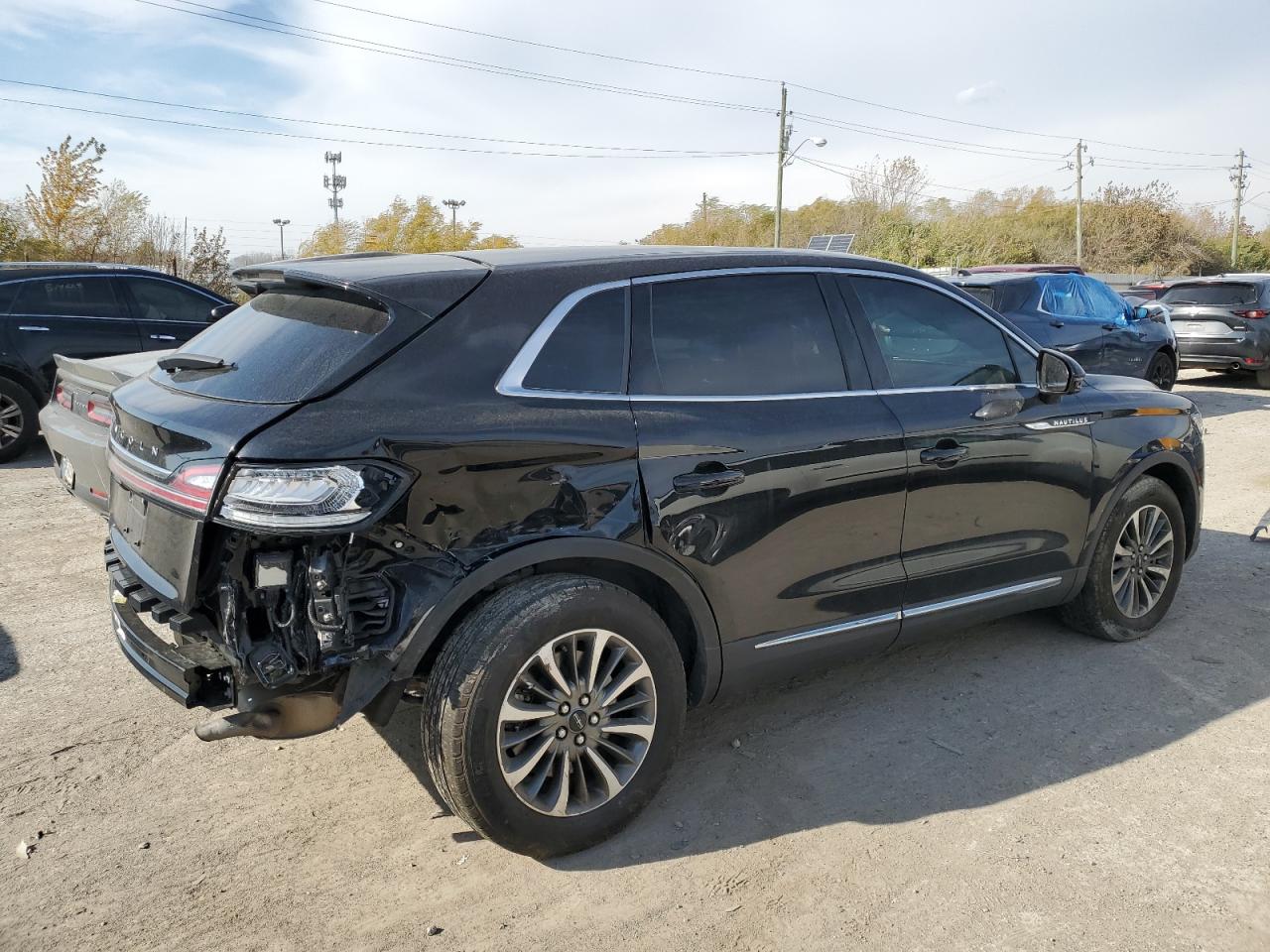 Image 3 of 2021 LINCOLN NAUTILUS  2021 with VIN 2LMPJ8J98MBL13406
