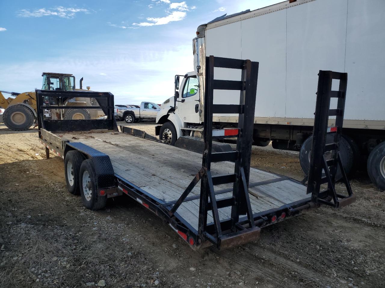 Image 3 of 2016 PJ GOOSENECK 2016 with VIN 4P5CC2423G1251732