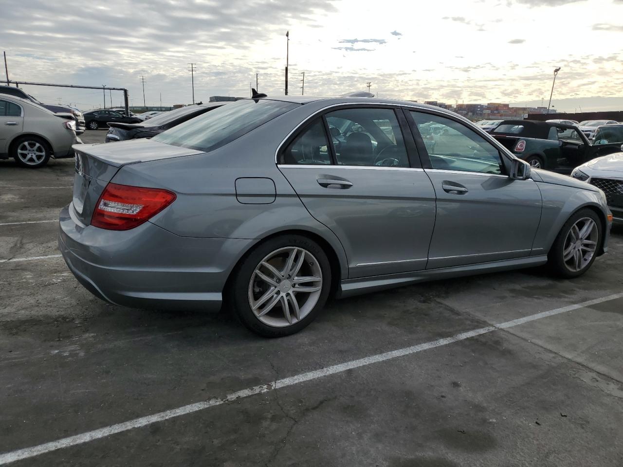 Изображение 3 2013 MERCEDES-BENZ C 250 2013 с VIN WDDGF4HB3DA774565