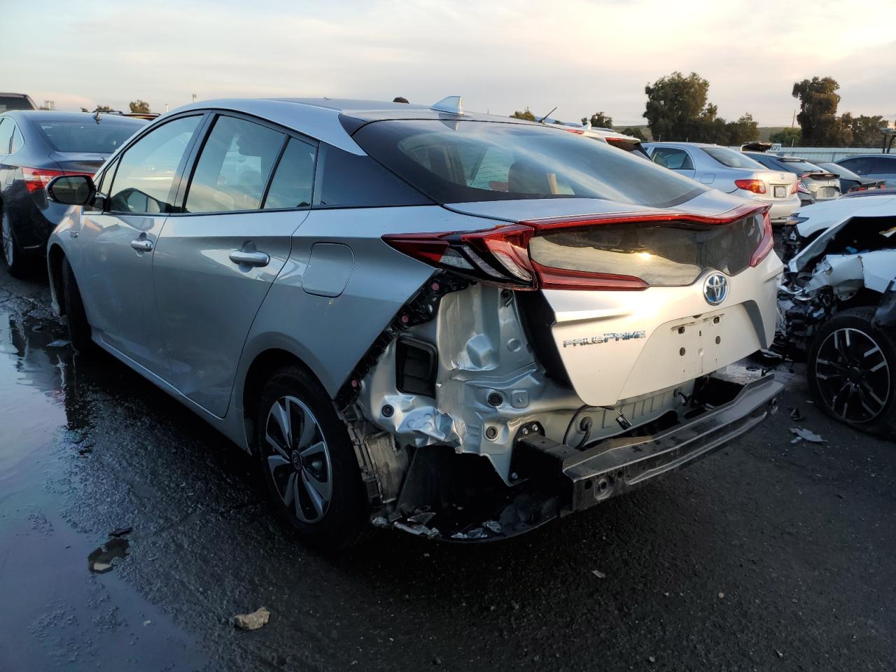 Image 2 of 2017 TOYOTA PRIUS PRIME  2017 with VIN JTDKARFP6H3057683