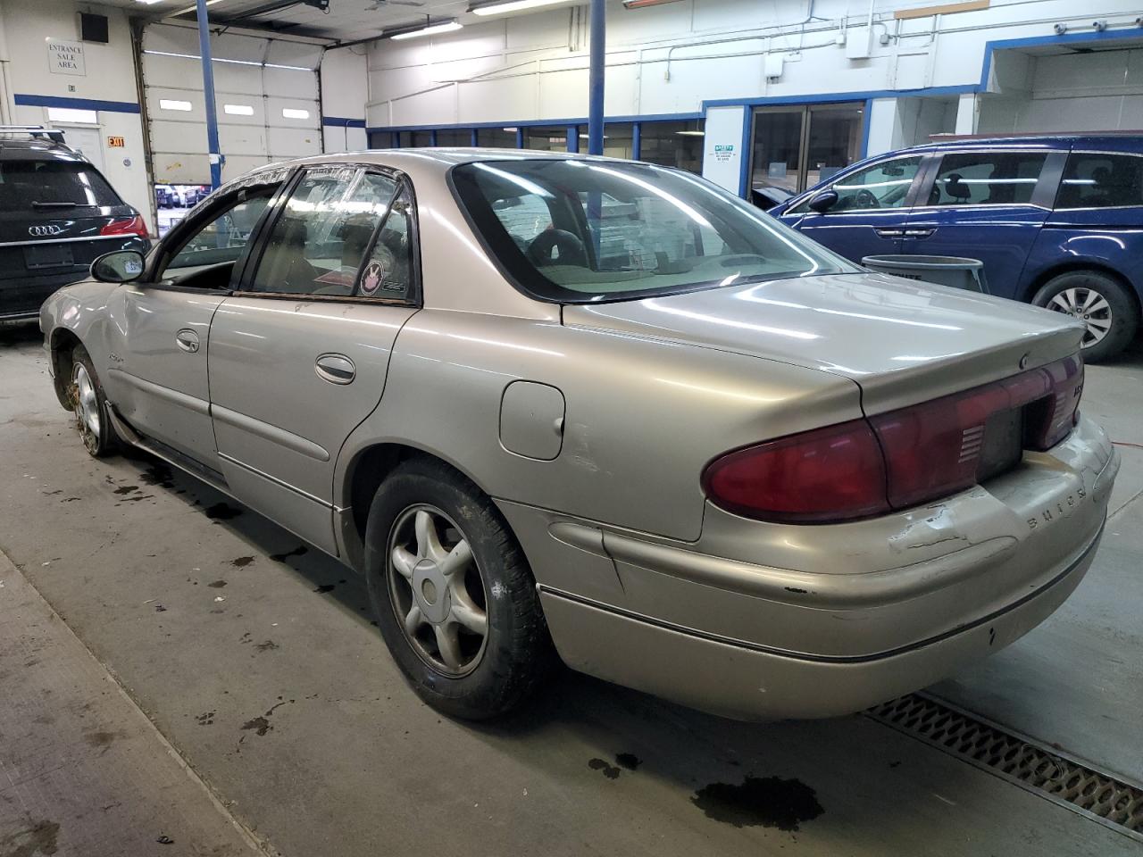 Image 2 of 2000 BUICK REGAL LS 2000 with VIN 2G4WB55K2Y1281046