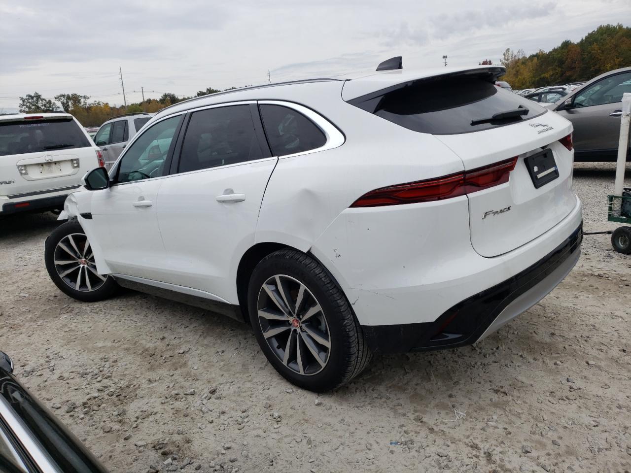 Obraz 2 z 2022 JAGUAR F-PACE S 2022 z VIN SADCJ2EXXNA701842