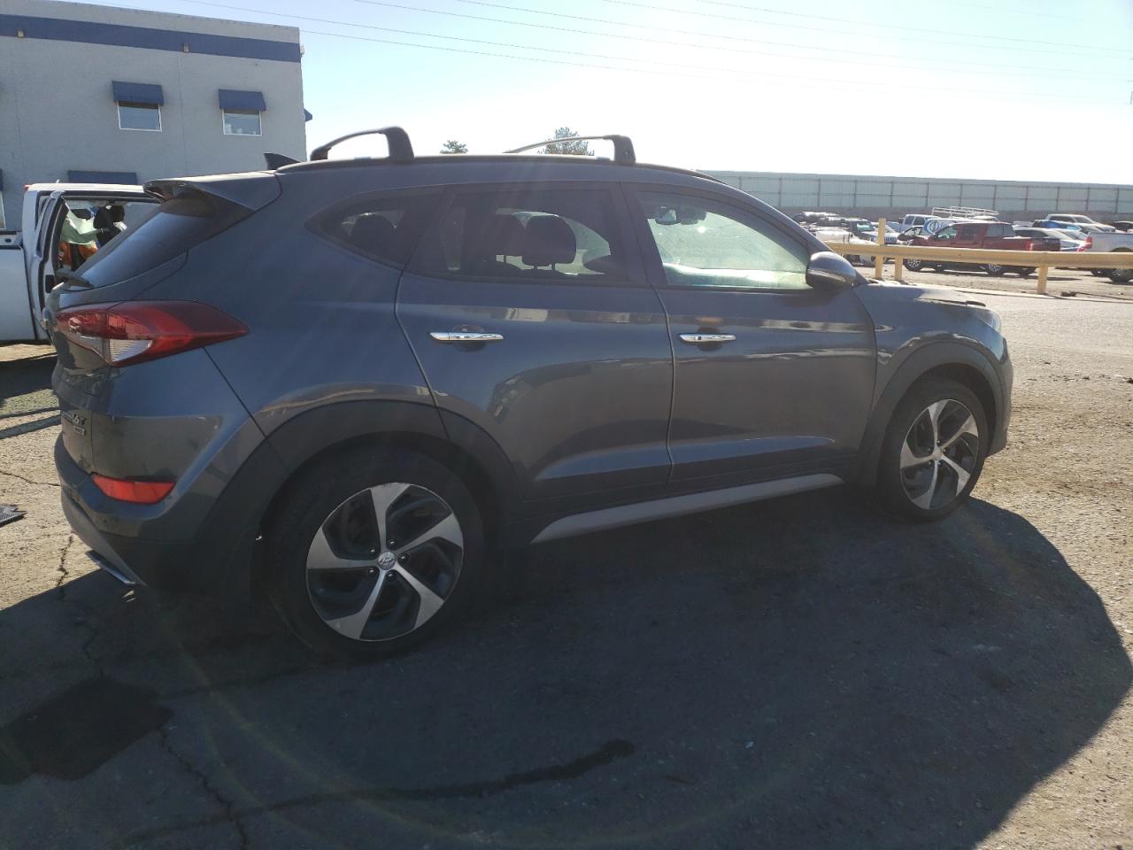 Obraz 3 z 2018 HYUNDAI TUCSON VALUE 2018 z VIN KM8J3CA26JU763479