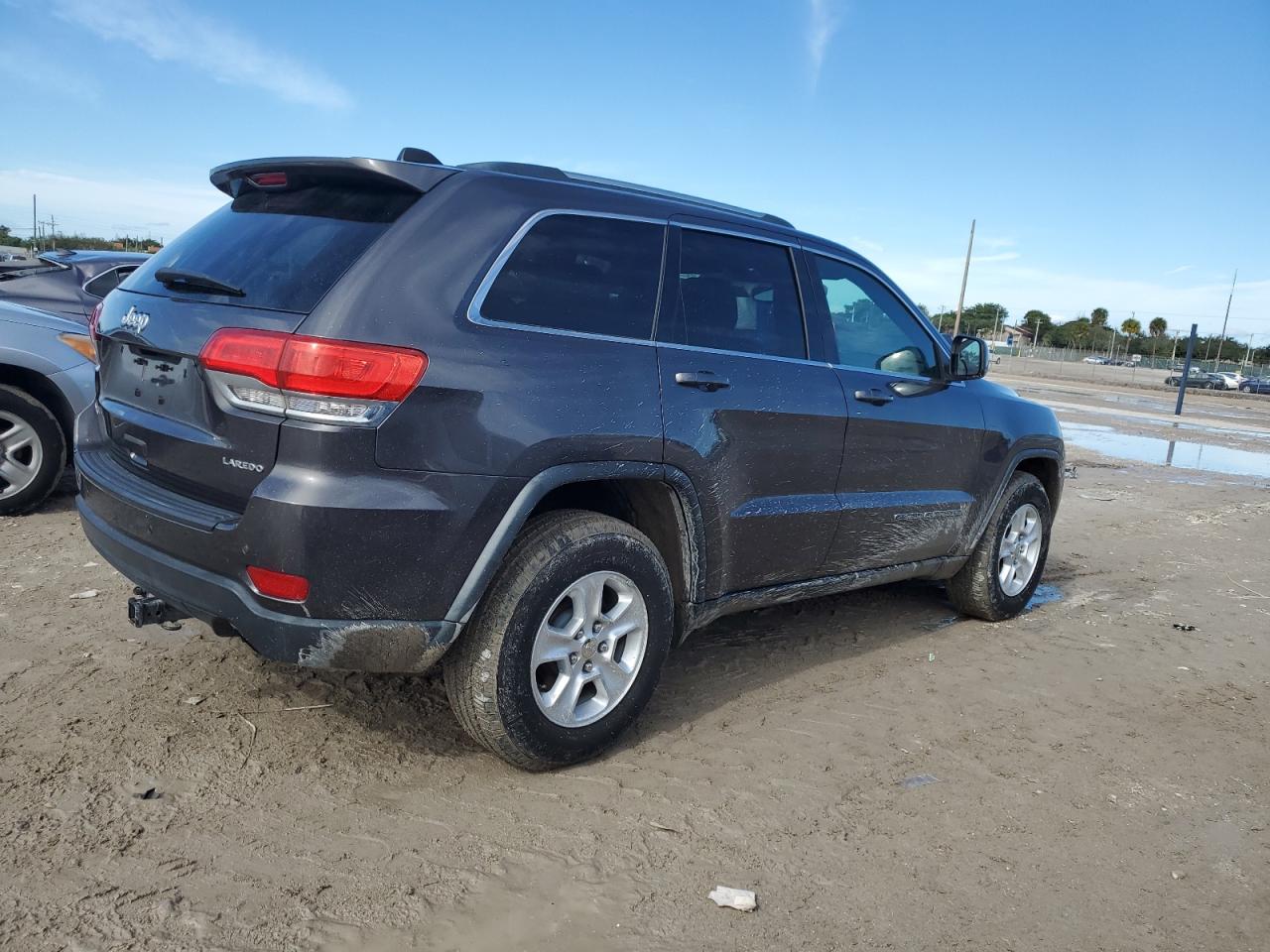 Obraz 3 z 2017 JEEP GRAND CHEROKEE LAREDO 2017 z VIN 1C4RJFAG2HC633080