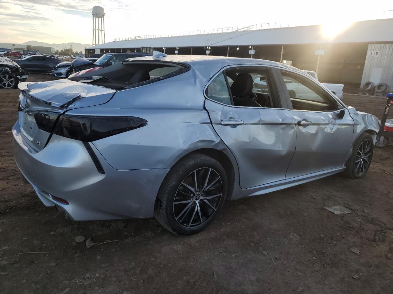 Obraz 3 z 2021 TOYOTA CAMRY SE 2021 z VIN 4T1G11AK3MU585331