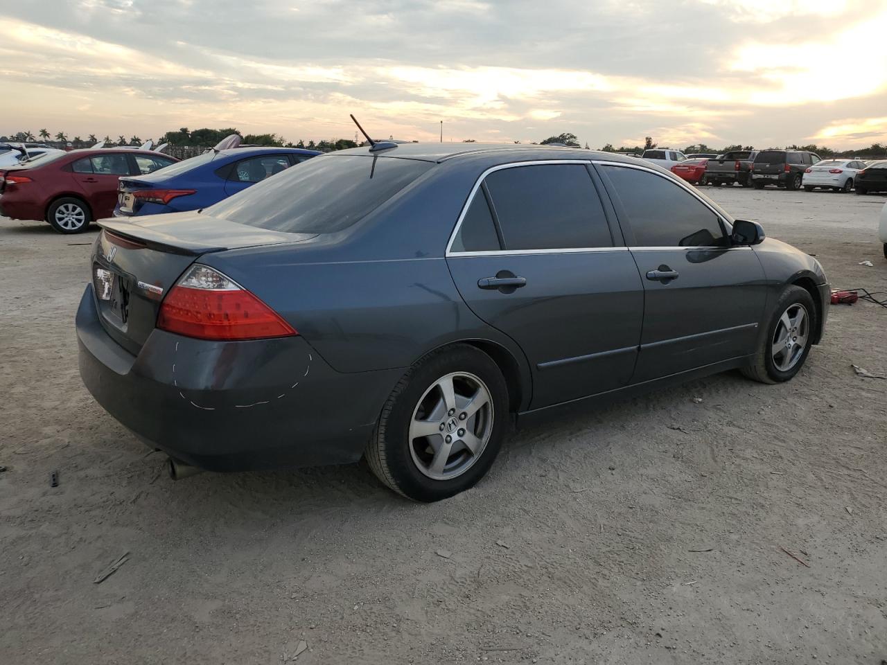 Image 3 of 2006 HONDA ACCORD HYBRID 2006 with VIN JHMCN364X6C003374