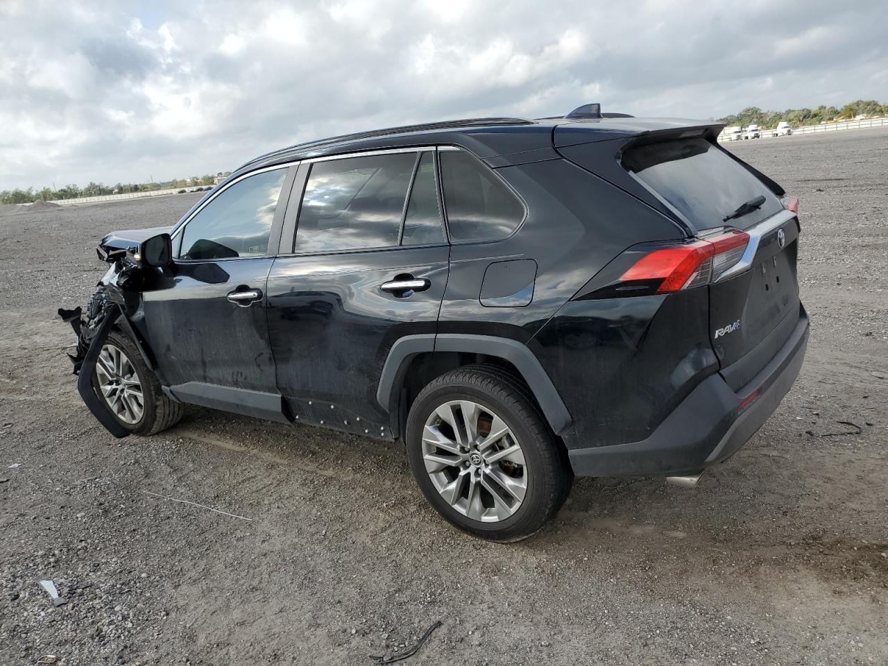 Obraz 2 z 2019 TOYOTA RAV4 LIMITED 2019 z VIN JTMY1RFV8KD516450