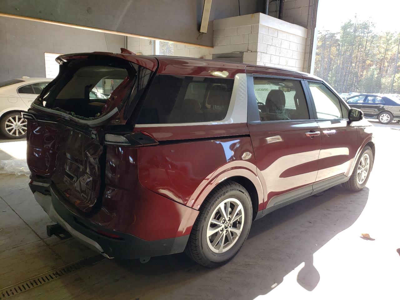 Obraz 3 z 2022 KIA CARNIVAL LX 2022 z VIN KNDNB4H33N6093154
