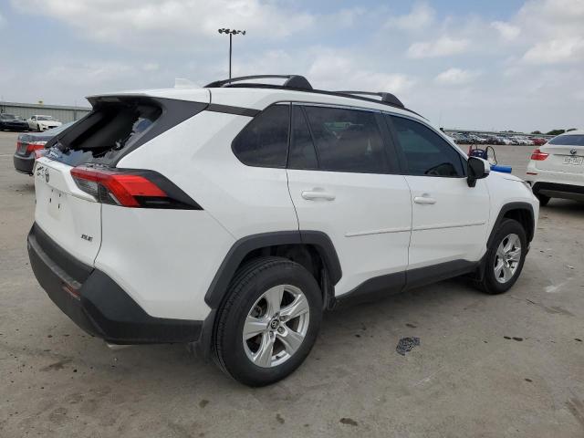 Obraz 3 z 2021 TOYOTA RAV4 XLE 2021 z VIN 2T3W1RFV2MW118227