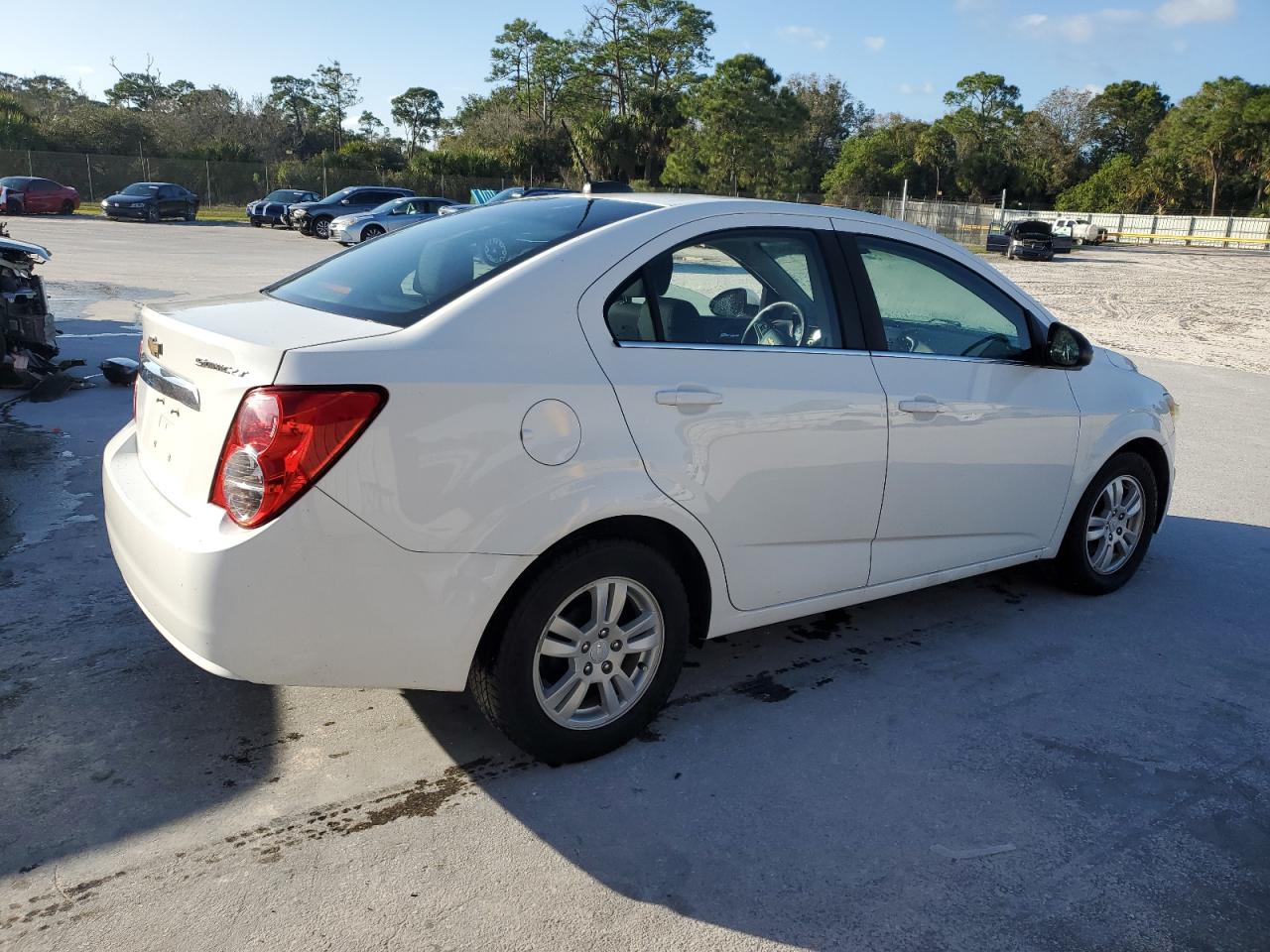 Obraz 3 z 2016 CHEVROLET SONIC LT 2016 z VIN 1G1JC5SH0G4136538