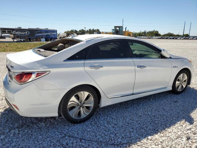Image 3 of 2015 HYUNDAI SONATA HYBRID 2015 with VIN KMHEC4A49FA131514