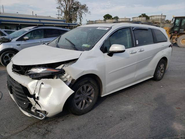 Image 1 of 2022 TOYOTA SIENNA XLE 2022 with VIN 5TDYSKFC9NS043122