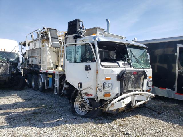 2020 PETERBILT 520  2020 image