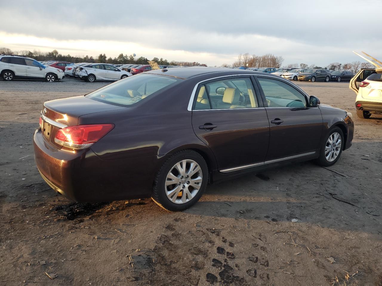 Изображение 3 2011 TOYOTA AVALON BASE 2011 с VIN 4T1BK3DB4BU377857