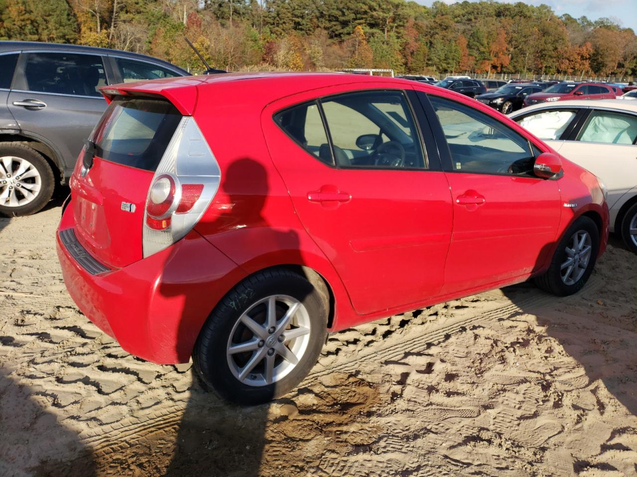 Image 3 of 2012 TOYOTA PRIUS C  2012 with VIN JTDKDTB32C1027608