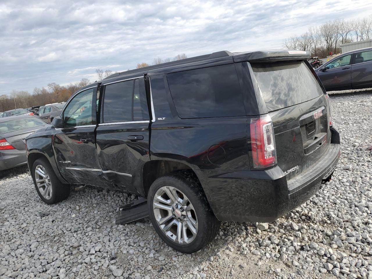 Obraz 2 z 2017 GMC YUKON SLT 2017 z VIN 1GKS2BKC7HR324290