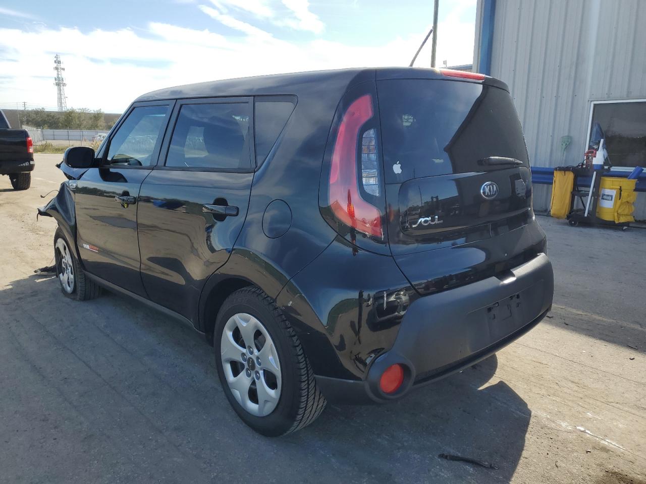 Изображение 2 2015 KIA SOUL  2015 с VIN KNDJN2A27F7204389