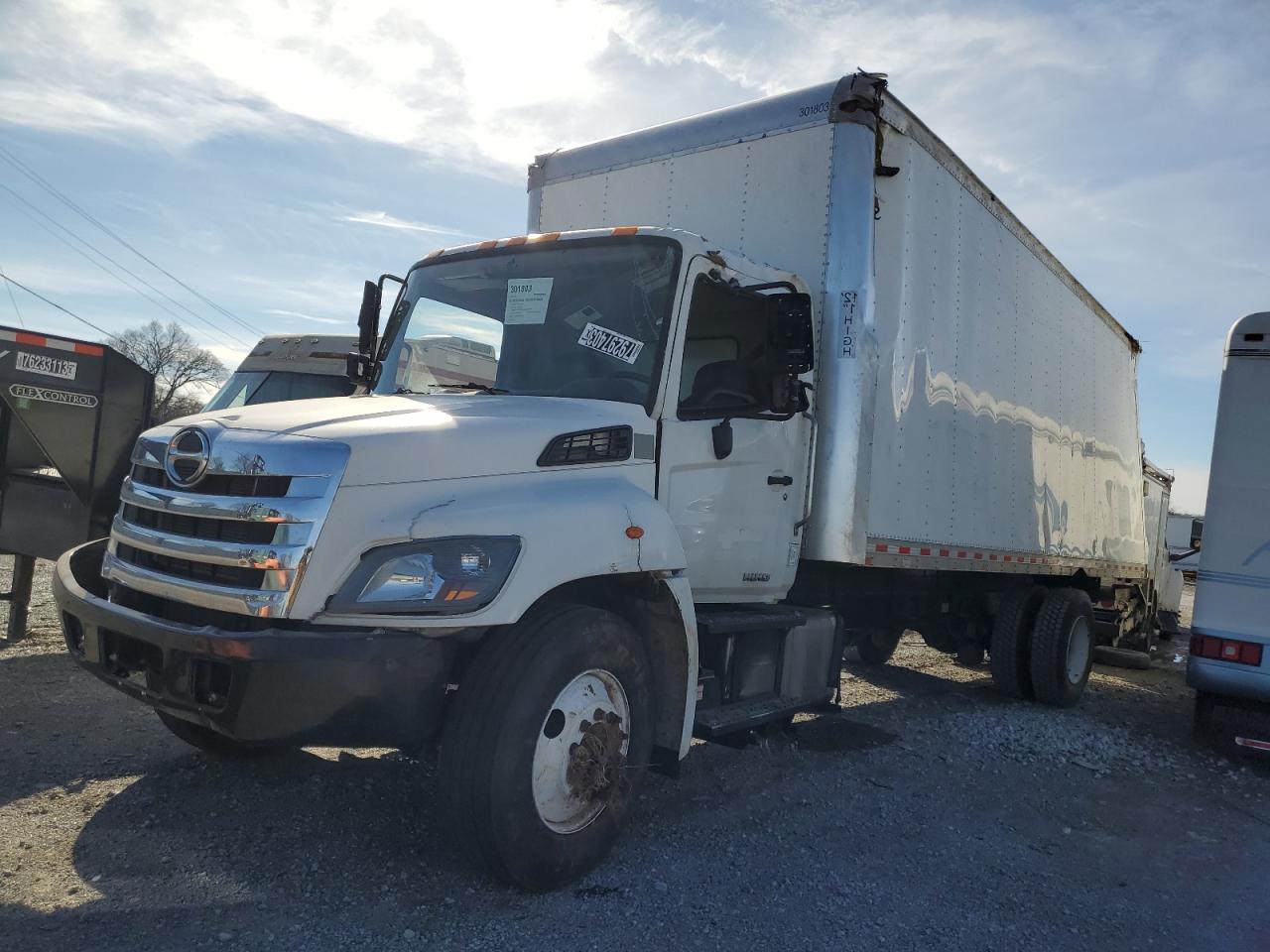 Image 2 of 2020 HINO 258/268  2020 with VIN 5PVNJ8JT4L4S59386
