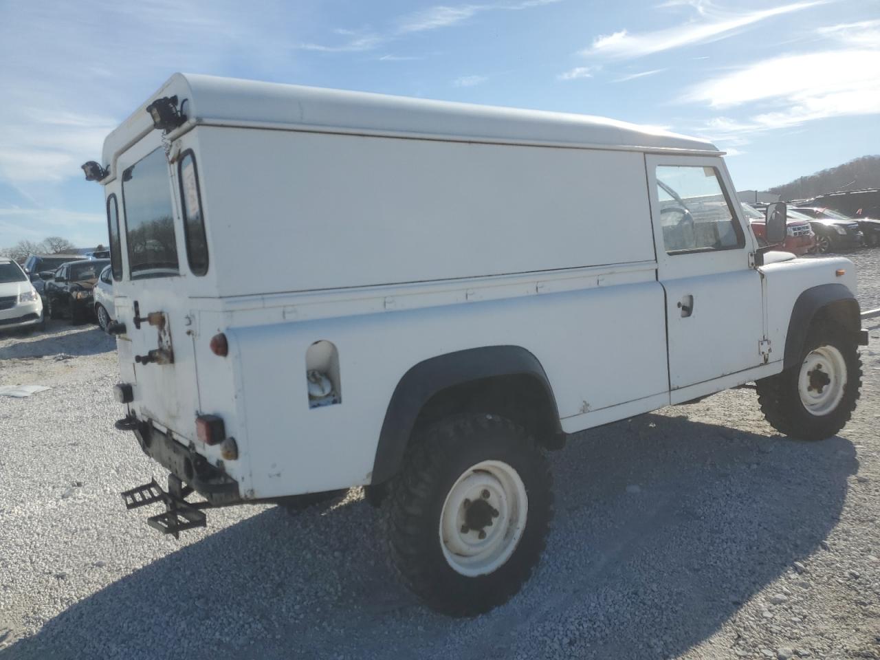 Image 3 of 1986 LAND ROVER DEFENDER 1986 with VIN SALLDHAC7BA252910