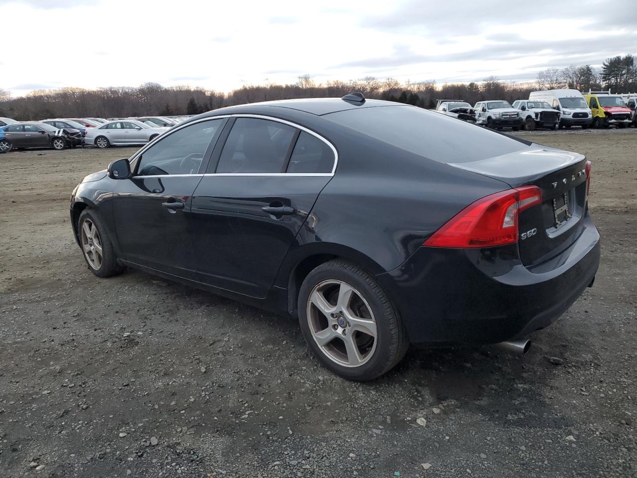 Image 2 of Volvo S60 T5 2012 with VIN YV1622FS8C2137120
