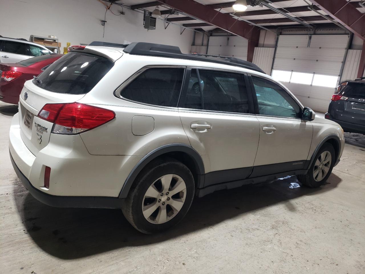 Obraz 3 z 2010 SUBARU OUTBACK 2.5I LIMITED 2010 z VIN 4S4BRBKC8A3378452