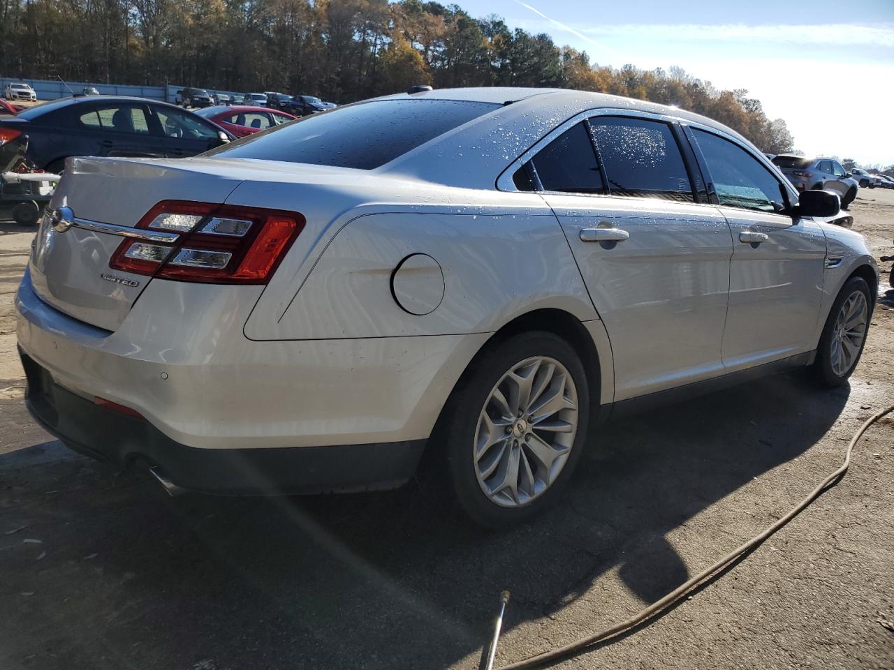 Image 3 of 2015 FORD TAURUS LIMITED 2015 with VIN 1FAHP2F87FG117622