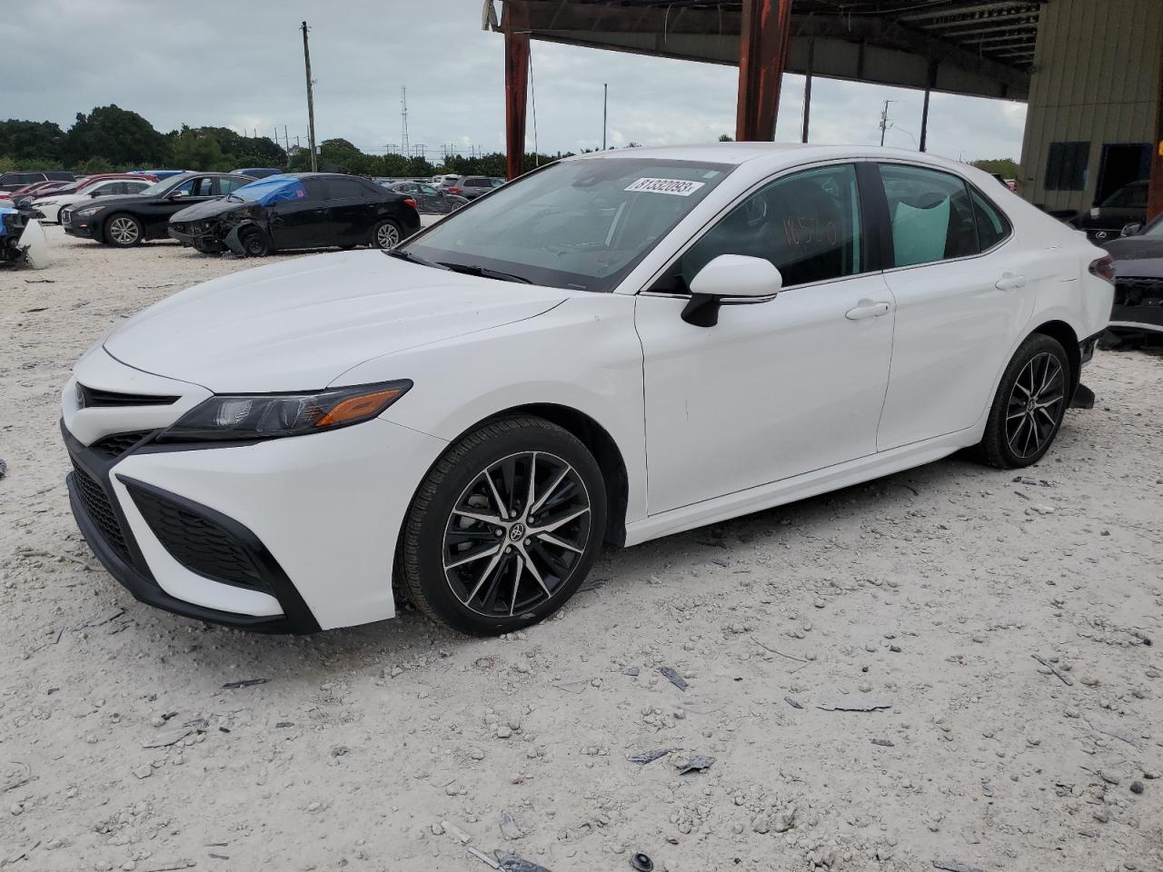 Image 1 of 2022 TOYOTA CAMRY SE 2022 with VIN 4T1G11AK3NU059170