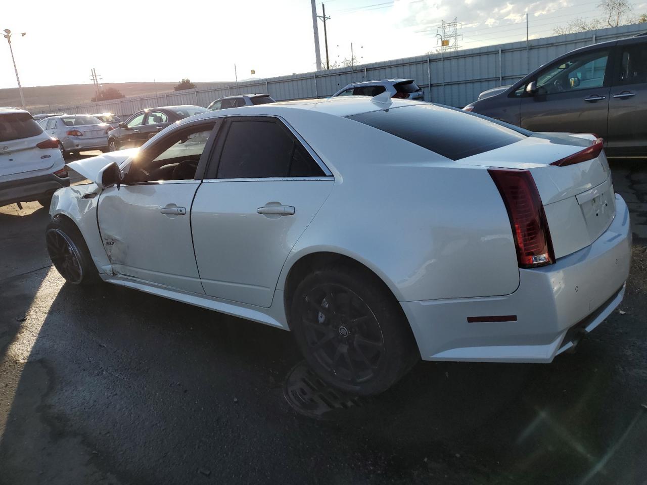 Obraz 2 z 2010 CADILLAC CTS-V  2010 z VIN 1G6DV5EP5A0139017