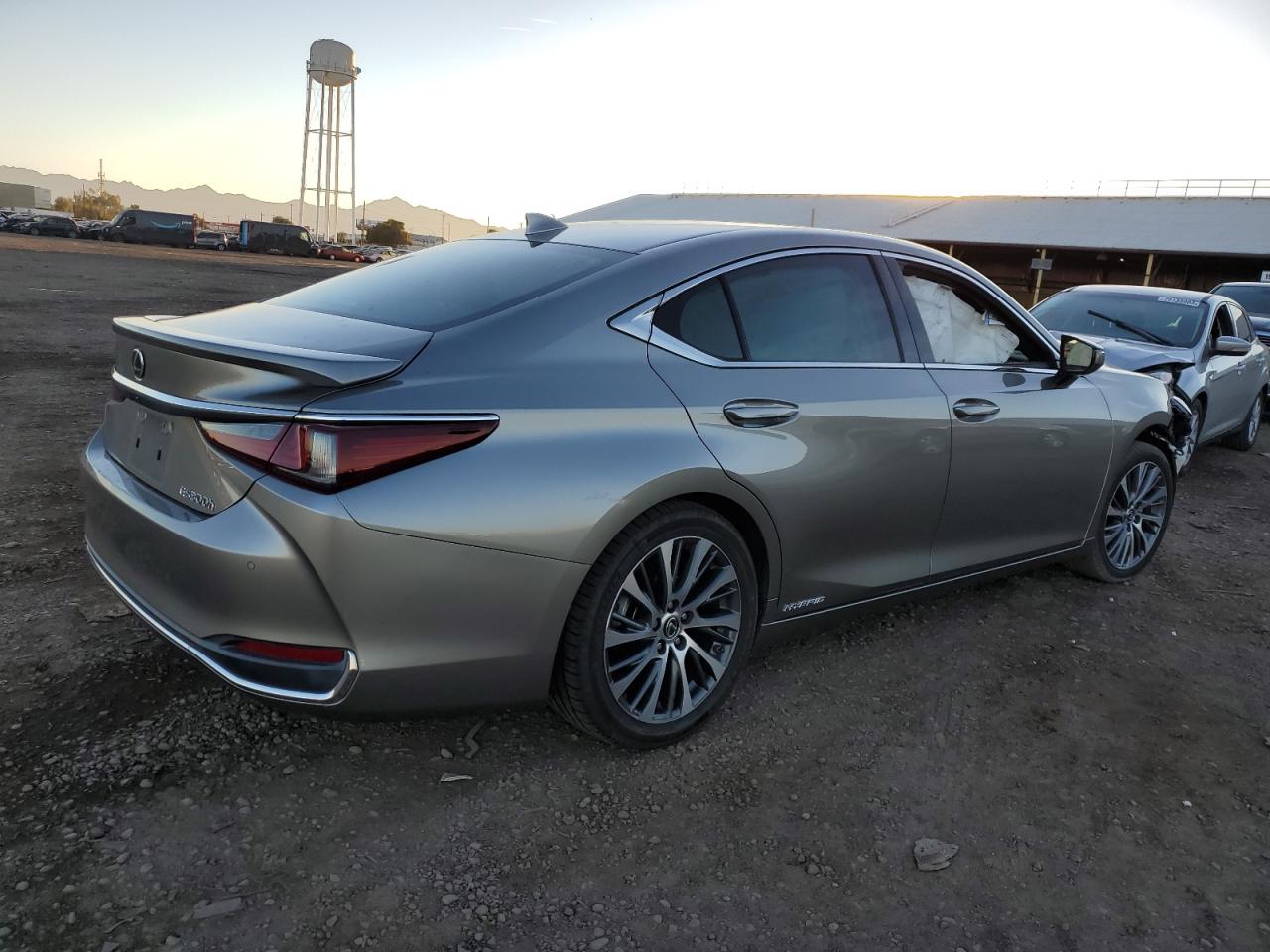 Obraz 3 z 2020 LEXUS ES 300H 2020 z VIN 58AD21B14LU012550