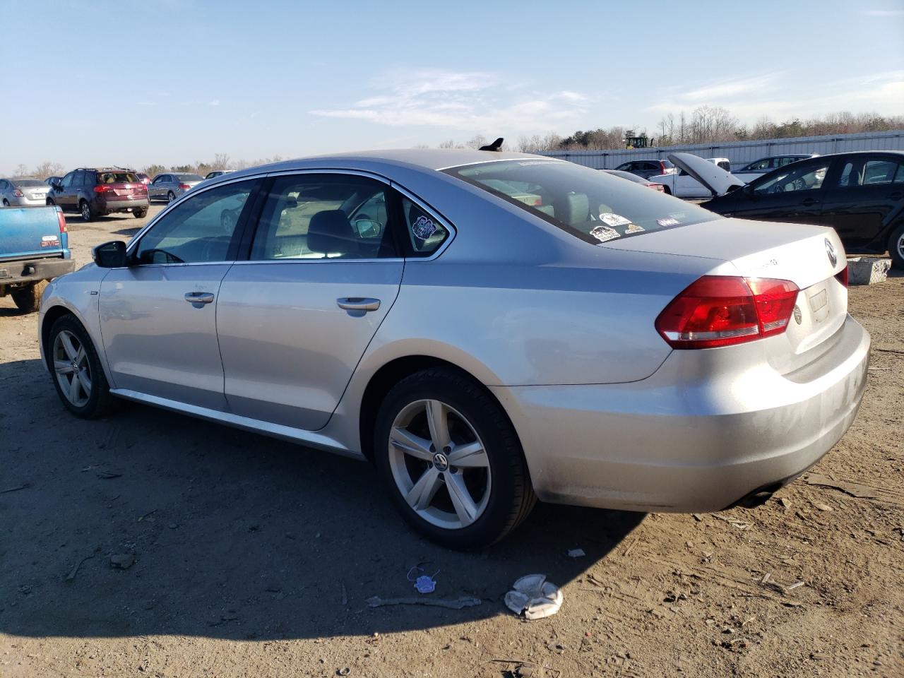 Изображение 2 2015 VOLKSWAGEN PASSAT S 2015 с VIN 1VWAT7A32FC115278