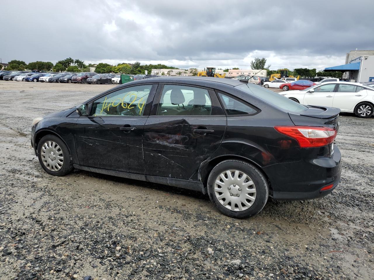 Image 2 of 2013 FORD FOCUS SE 2013 with VIN 1FADP3F2XDL155897