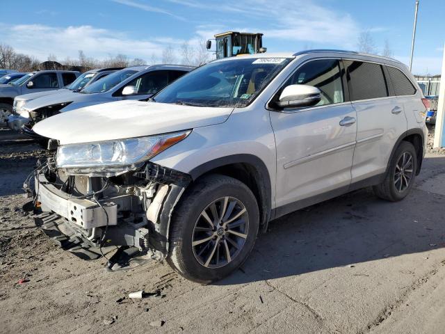 Image 1 of 2019 TOYOTA HIGHLANDER SE 2019 with VIN 5TDJZRFH8KS597104