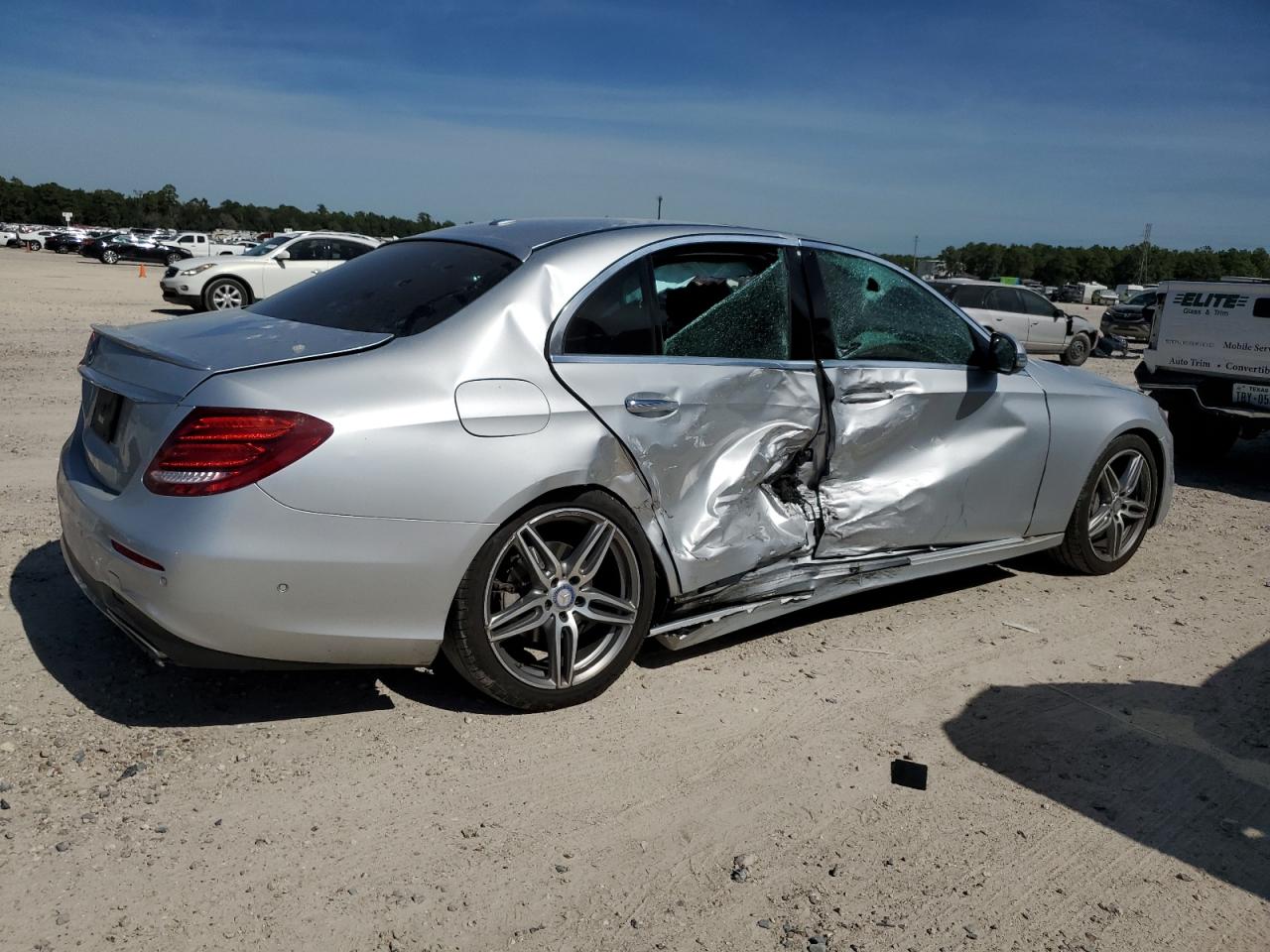 Изображение 3 2017 MERCEDES-BENZ E 300 2017 с VIN WDDZF4JBXHA191435