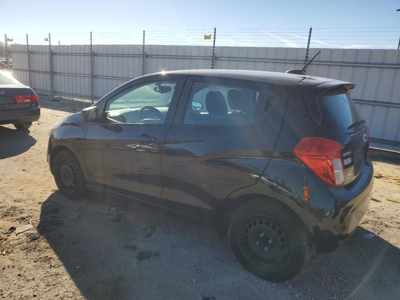 Изображение 2 2017 CHEVROLET SPARK LS 2017 с VIN KL8CB6SA9HC821259