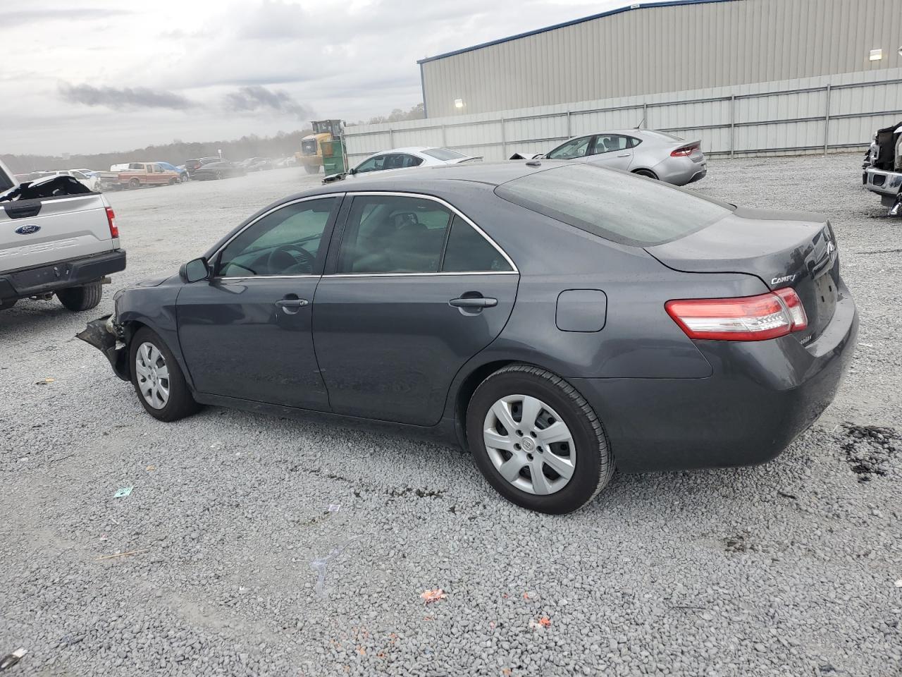Obraz 2 z 2011 TOYOTA CAMRY BASE 2011 z VIN 4T1BF3EK8BU679056