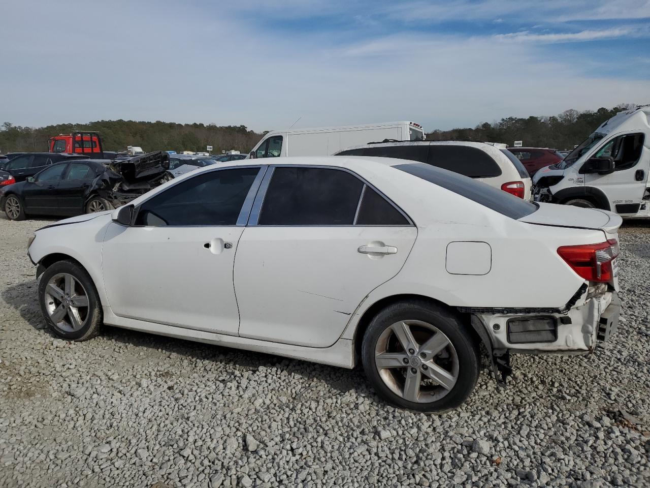 Изображение 2 2013 TOYOTA CAMRY L 2013 с VIN 4T1BF1FK1DU722948