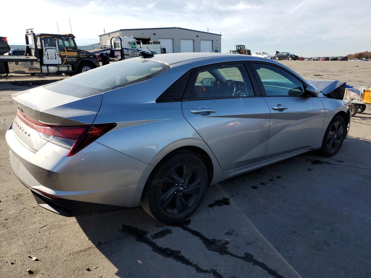 Image 3 of 2021 HYUNDAI ELANTRA SEL 2021 with VIN 5NPLM4AG2MH037533