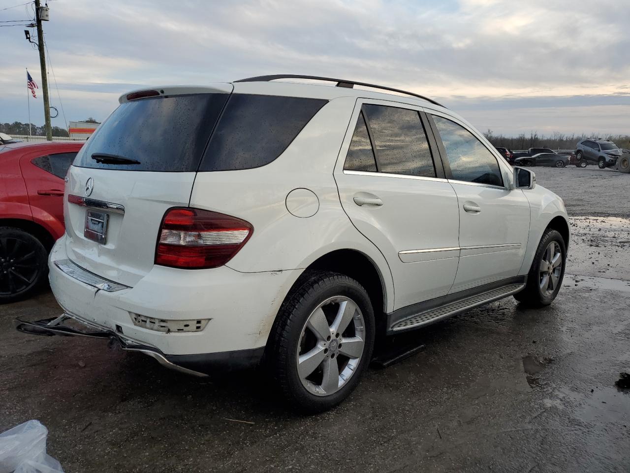Obraz 3 z 2011 MERCEDES-BENZ ML 350 2011 z VIN 4JGBB5GB3BA736995