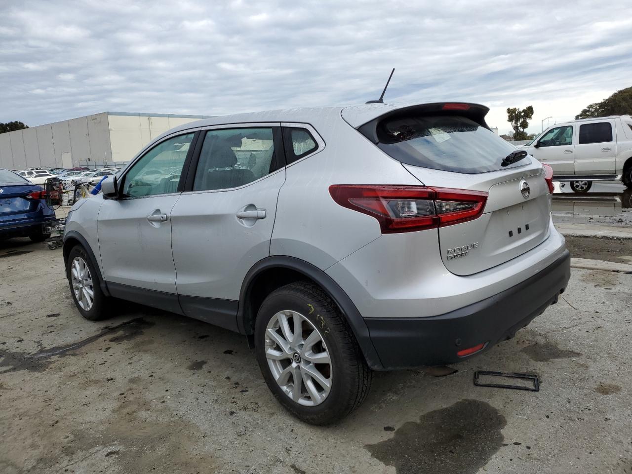 Obraz 2 z 2021 NISSAN ROGUE SPORT S 2021 z VIN JN1BJ1AW9MW665144