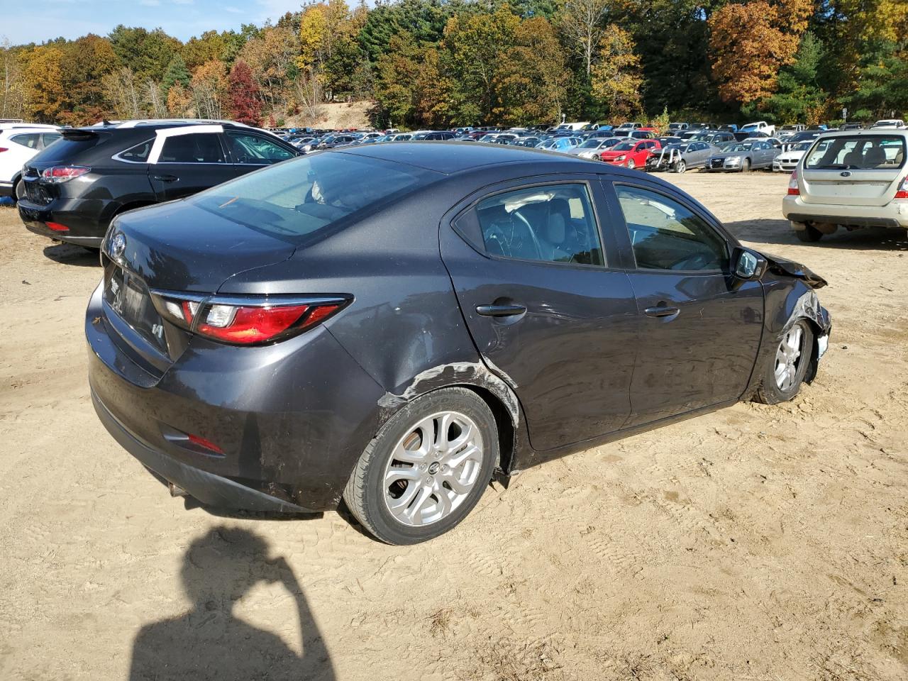 Obraz 3 z 2017 TOYOTA YARIS IA  2017 z VIN 3MYDLBYV8HY147044